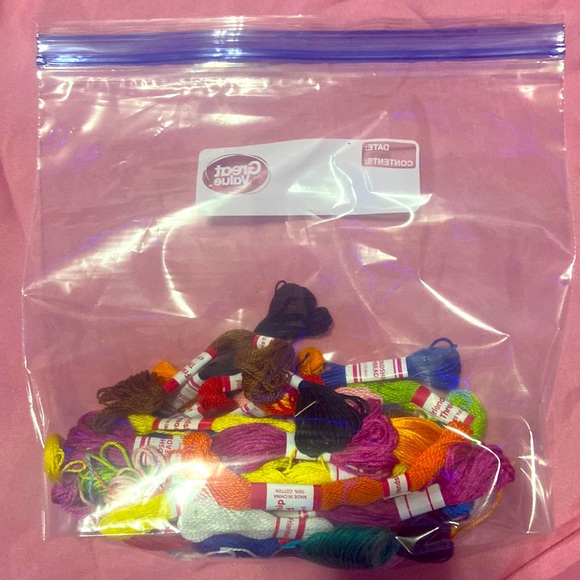 Lot Of String For Bracelets - Picture 1 of 1